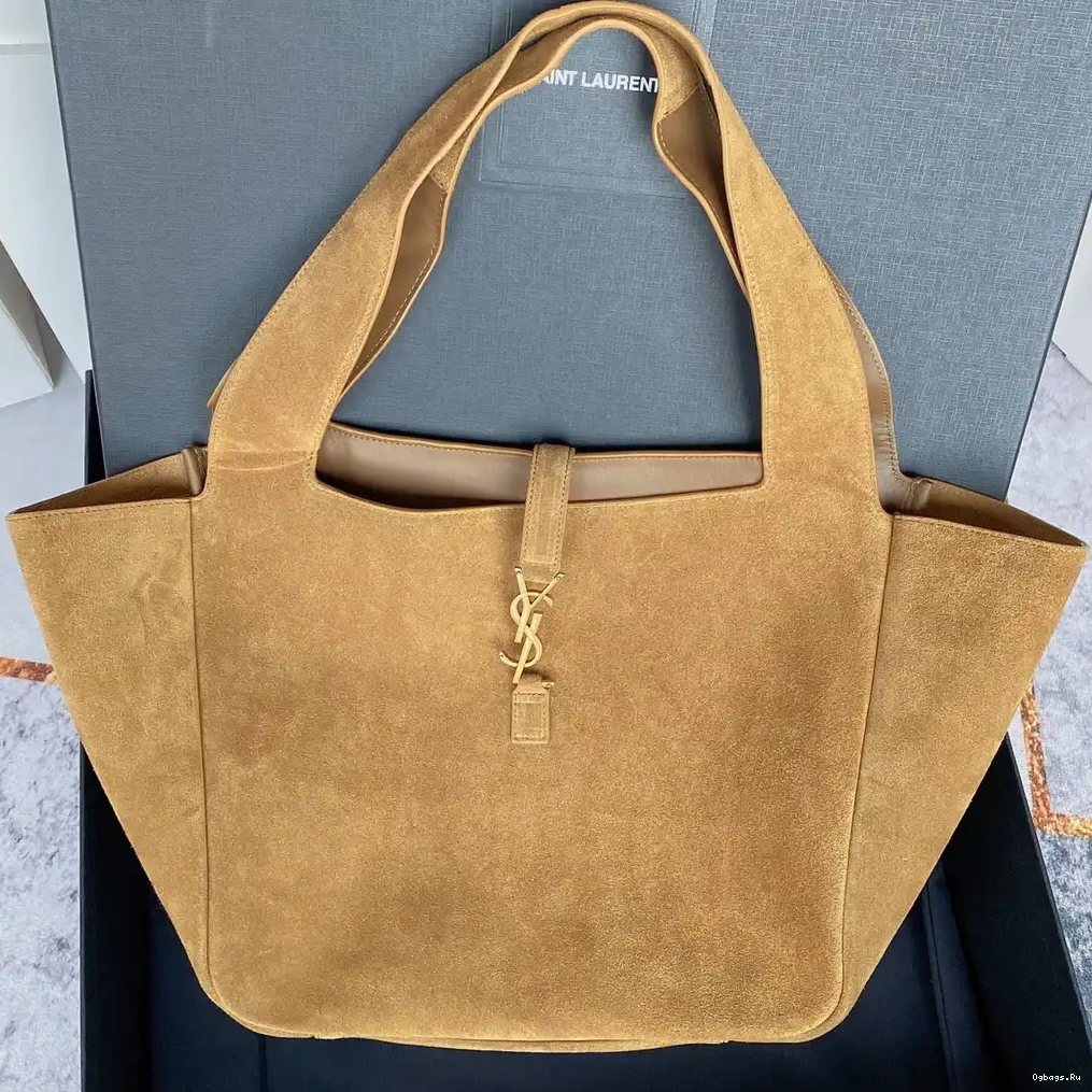 À BEA YSL LE 7 5 0529